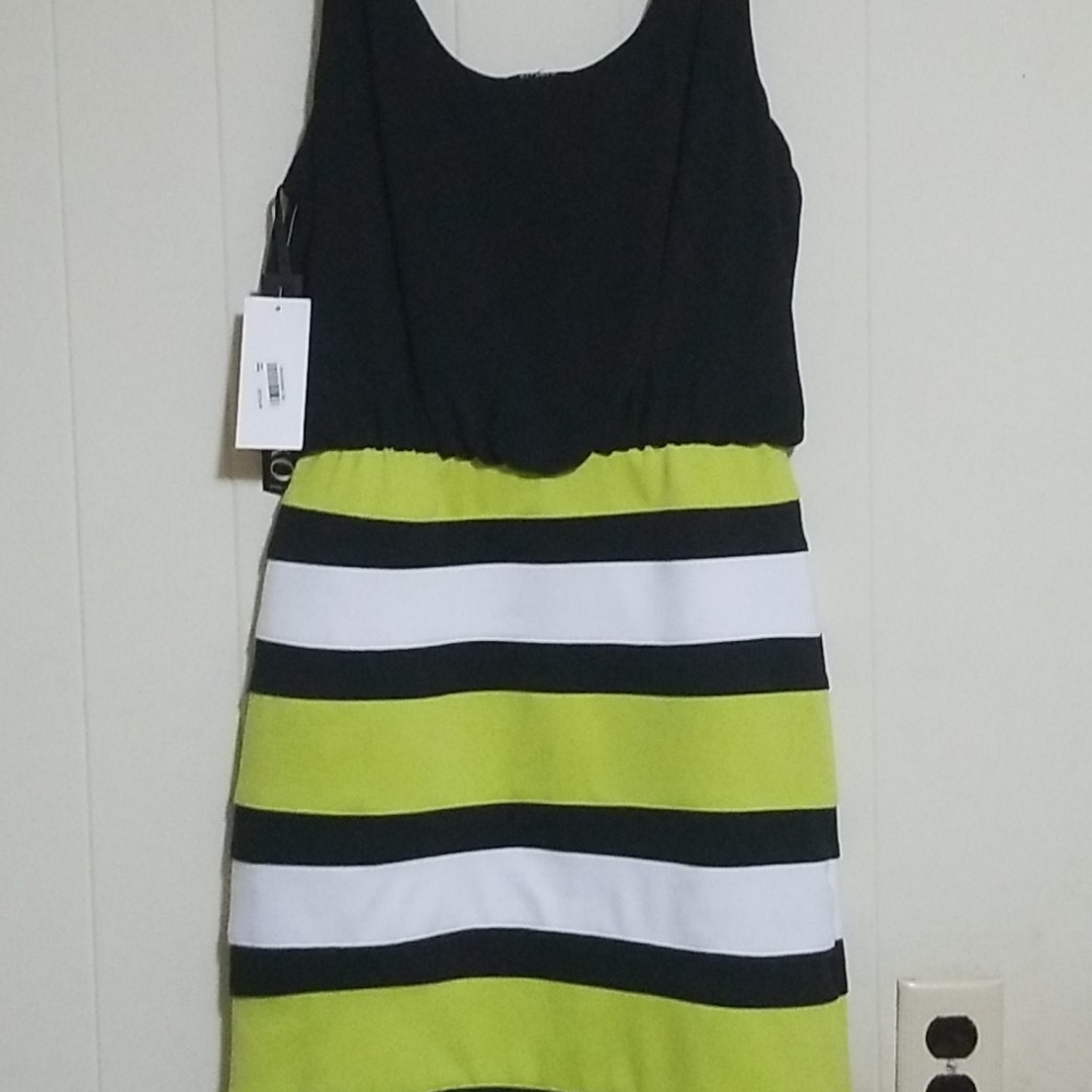 Dress - Picture 2 of 3